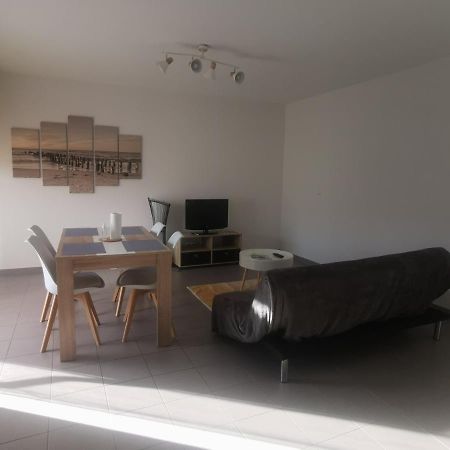 Appartement T2 Accessible Pmr Avec Terrasse Et Garage Onet-le-Chateau Luaran gambar