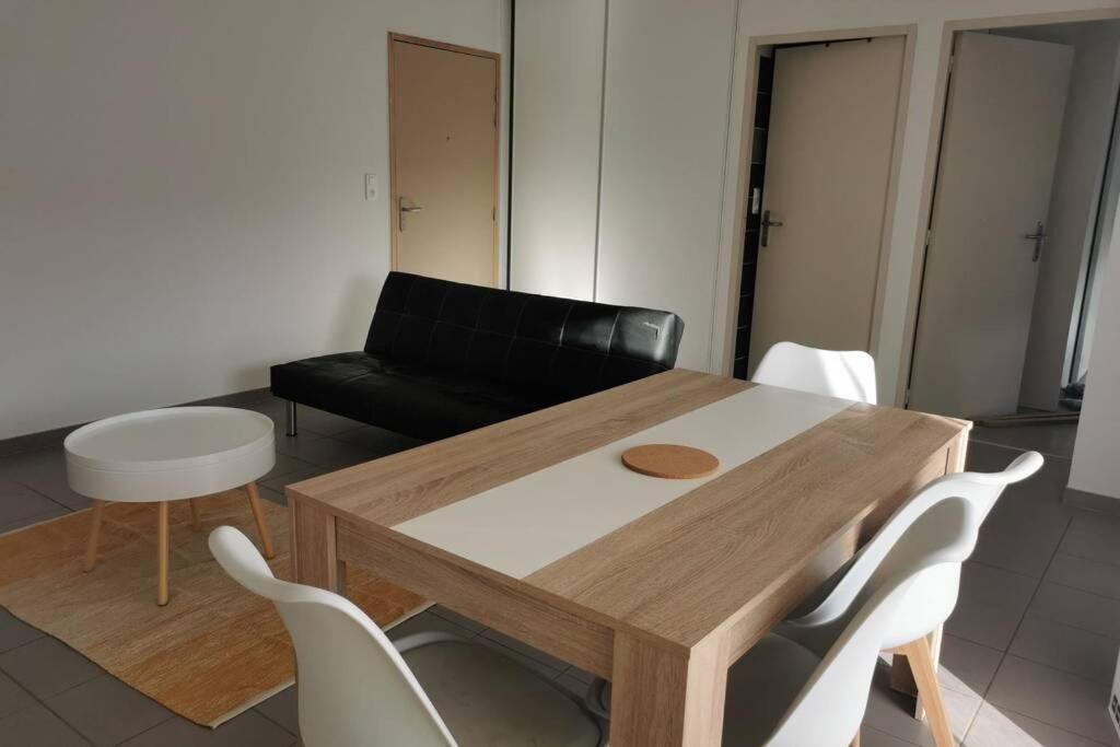 Appartement T2 Accessible Pmr Avec Terrasse Et Garage Onet-le-Chateau Luaran gambar