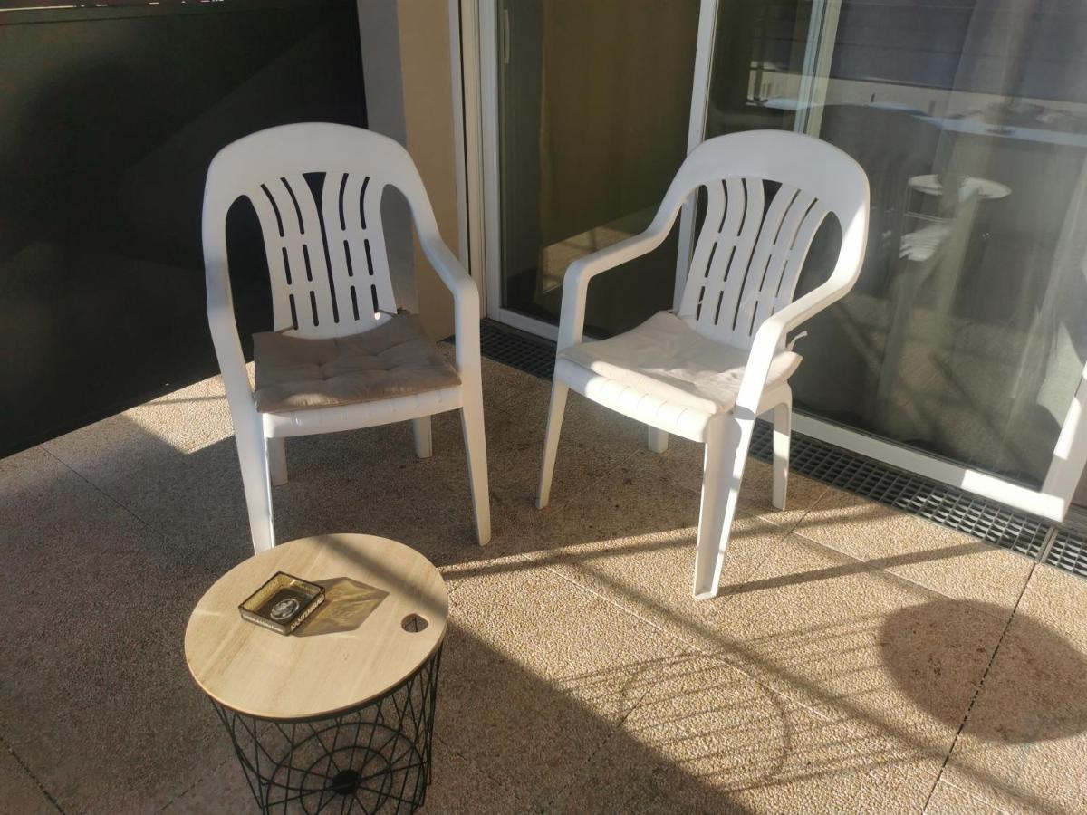 Appartement T2 Accessible Pmr Avec Terrasse Et Garage Onet-le-Chateau Luaran gambar