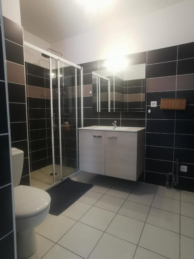 Appartement T2 Accessible Pmr Avec Terrasse Et Garage Onet-le-Chateau Luaran gambar